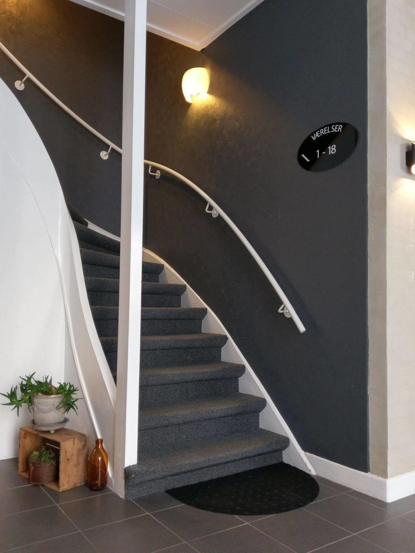 Kanns Hotel Åkirkeby Екстериор снимка