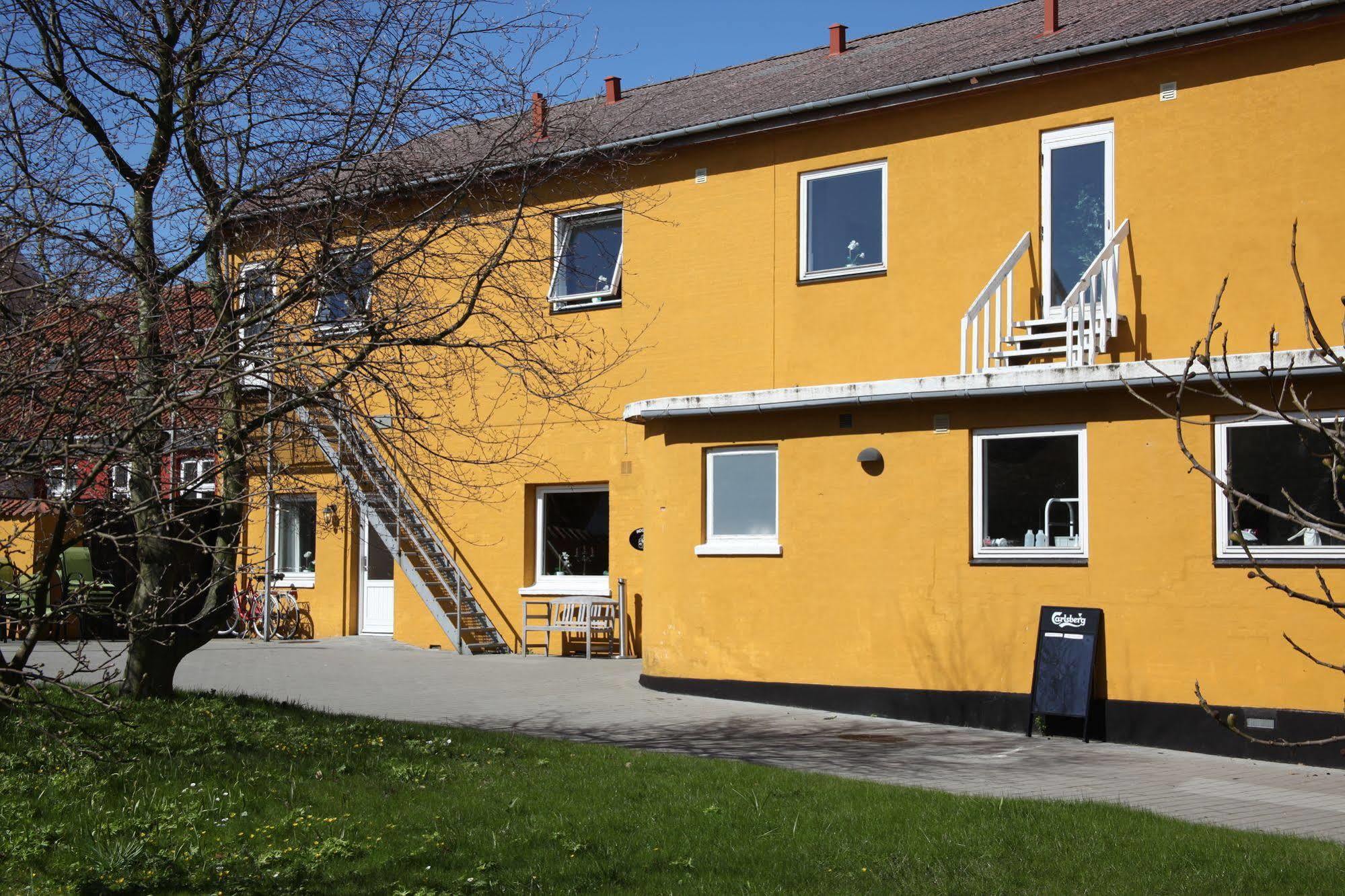Kanns Hotel Åkirkeby Екстериор снимка