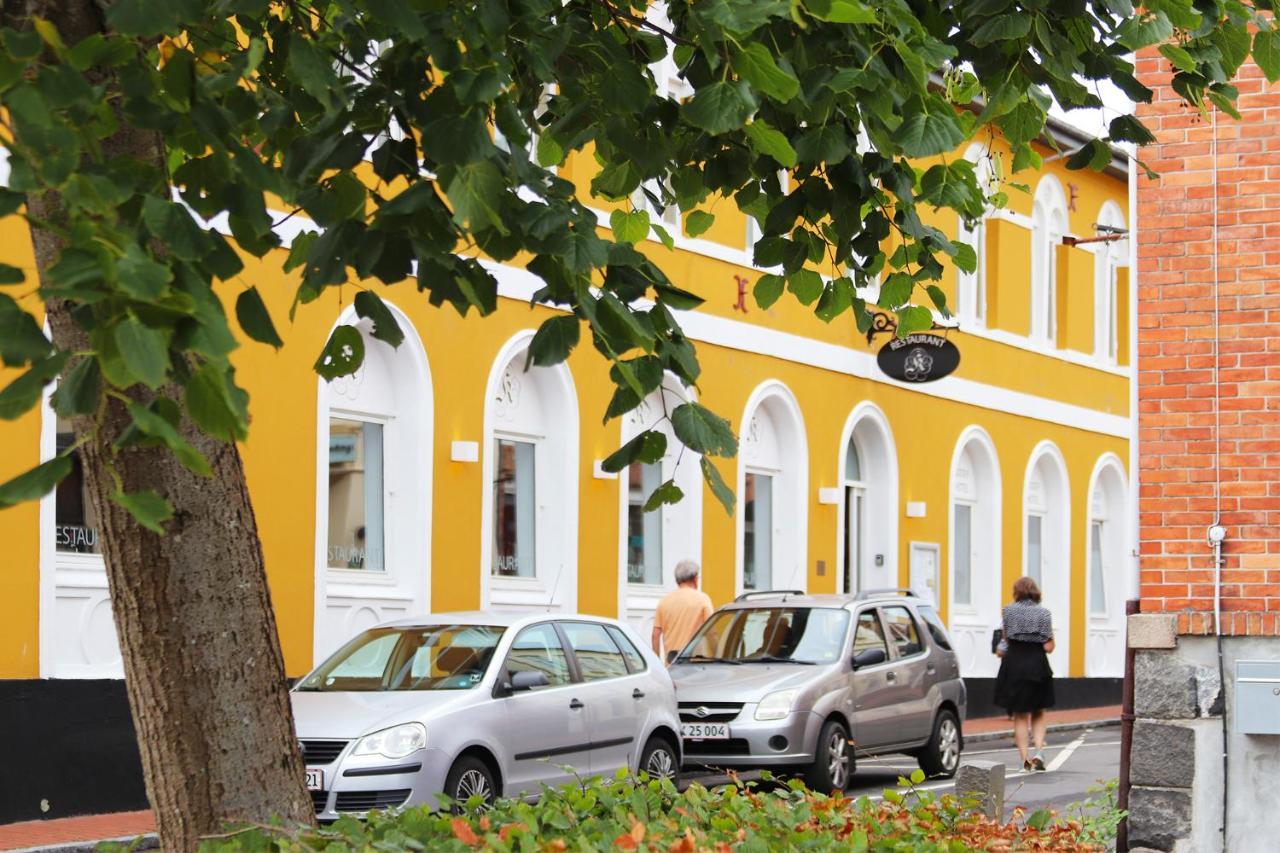 Kanns Hotel Åkirkeby Екстериор снимка